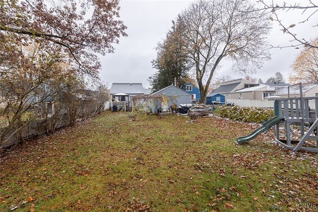 210 Melrose Drive, Clay, NY 13212