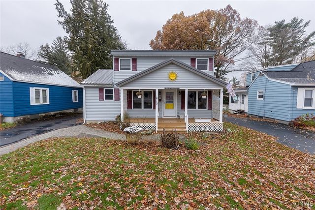 210 Melrose Drive, Clay, NY 13212