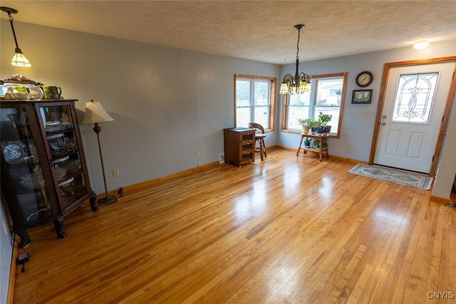 210 Melrose Drive, Clay, NY 13212