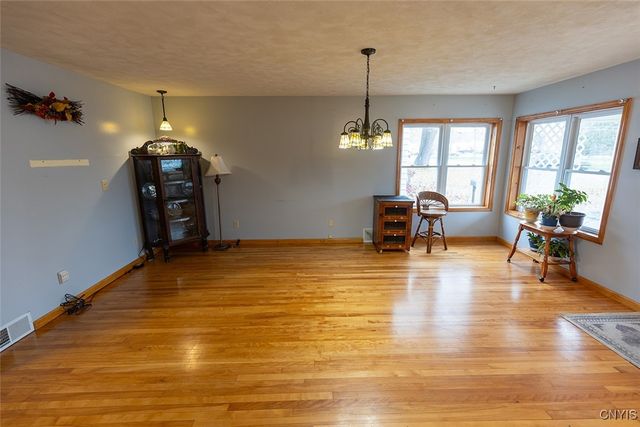 210 Melrose Drive, Clay, NY 13212