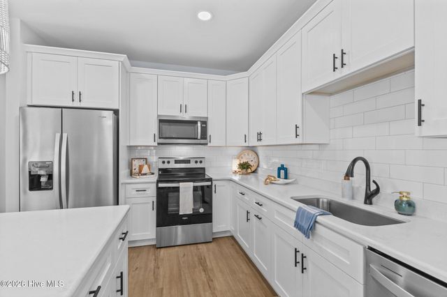 400 Lighthouse Lane B3, Cedar Point, NC 28584