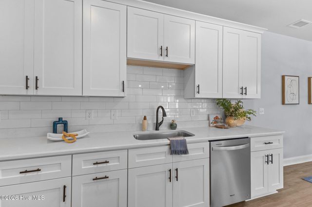 400 Lighthouse Lane B3, Cedar Point, NC 28584