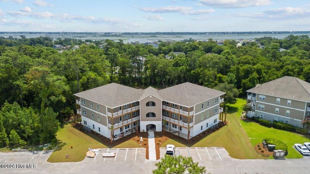 400 Lighthouse Lane B3, Cedar Point, NC 28584