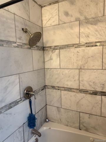 3230 Leslie Street, Detroit, MI 48238