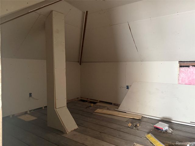 3230 Leslie Street, Detroit, MI 48238