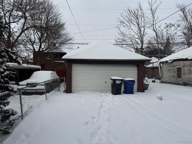 3230 Leslie Street, Detroit, MI 48238