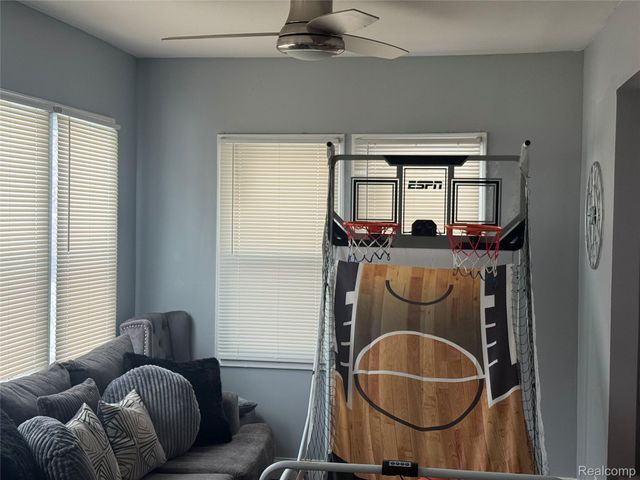 3230 Leslie Street, Detroit, MI 48238