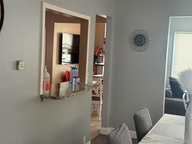 3230 Leslie Street, Detroit, MI 48238