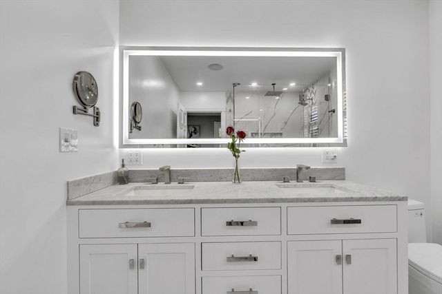 6 Strathmore Rd, Dartmouth, MA 02747