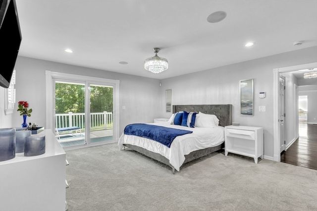 6 Strathmore Rd, Dartmouth, MA 02747