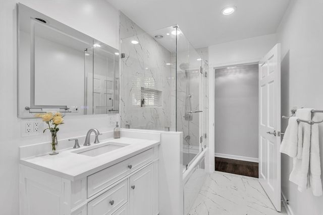 6 Strathmore Rd, Dartmouth, MA 02747