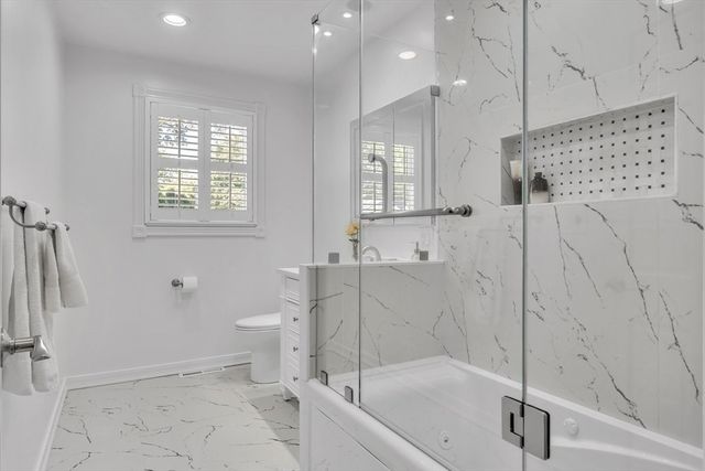 6 Strathmore Rd, Dartmouth, MA 02747