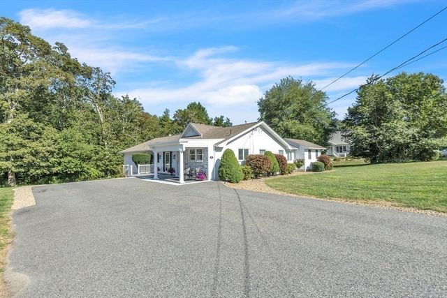 6 Strathmore Rd, Dartmouth, MA 02747