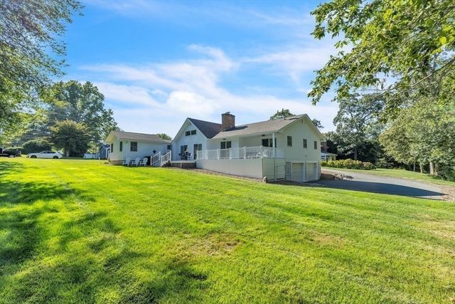 6 Strathmore Rd, Dartmouth, MA 02747