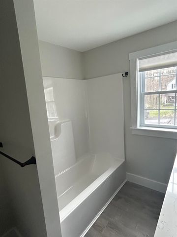 155 Court Street, Exeter, NH 03833