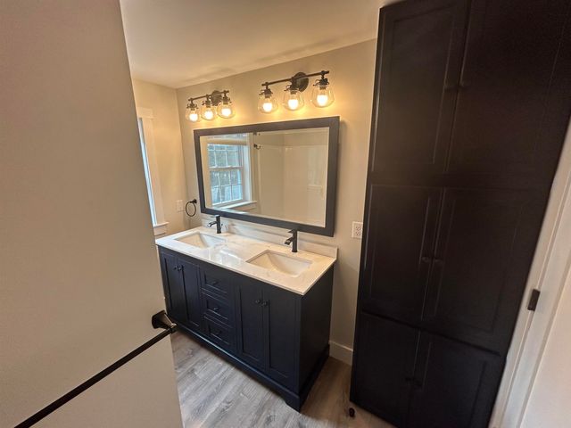 155 Court Street, Exeter, NH 03833