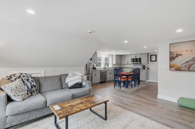155 Court Street, Exeter, NH 03833