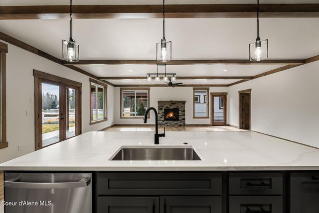 147 Backtrack RD, Sandpoint, ID 83864