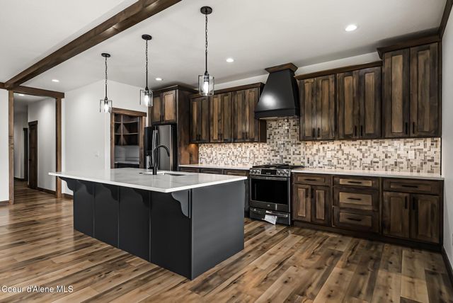 147 Backtrack RD, Sandpoint, ID 83864