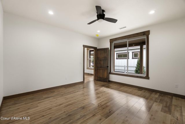 147 Backtrack RD, Sandpoint, ID 83864