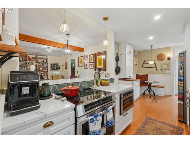 1905 Se HAROLD St, Portland, OR 97202