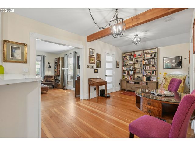 1905 Se HAROLD St, Portland, OR 97202