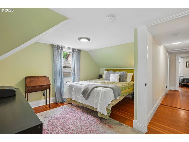 1905 Se HAROLD St, Portland, OR 97202