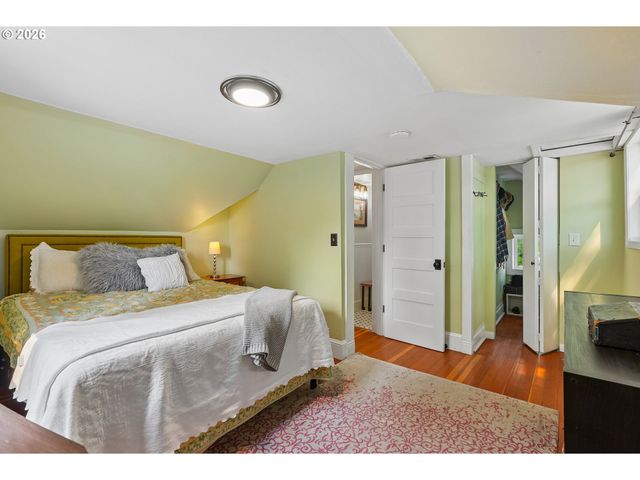 1905 Se HAROLD St, Portland, OR 97202