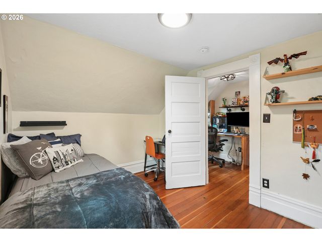 1905 Se HAROLD St, Portland, OR 97202