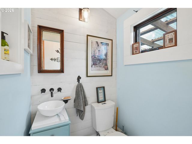 1905 Se HAROLD St, Portland, OR 97202