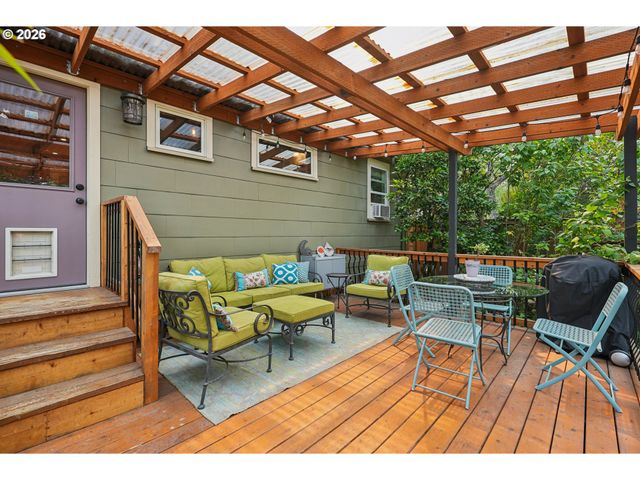 1905 Se HAROLD St, Portland, OR 97202