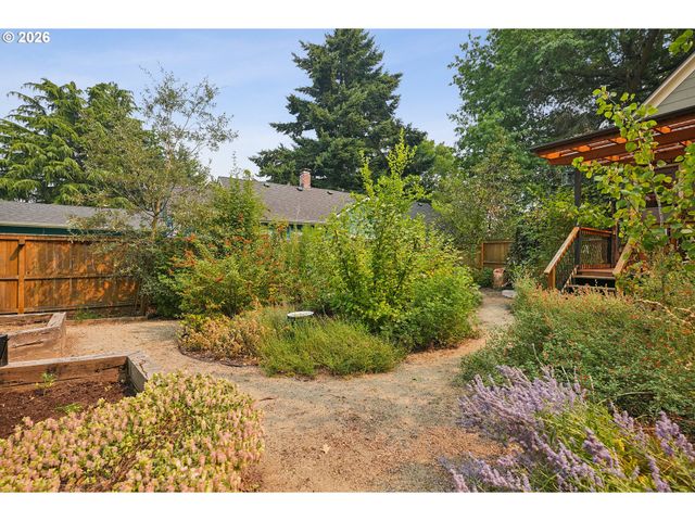 1905 Se HAROLD St, Portland, OR 97202