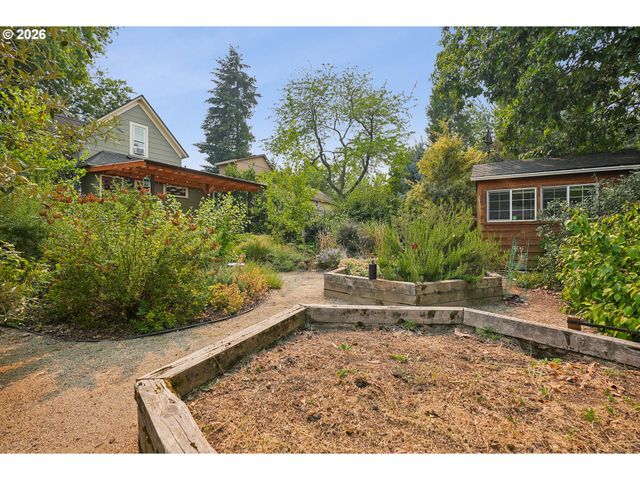 1905 Se HAROLD St, Portland, OR 97202
