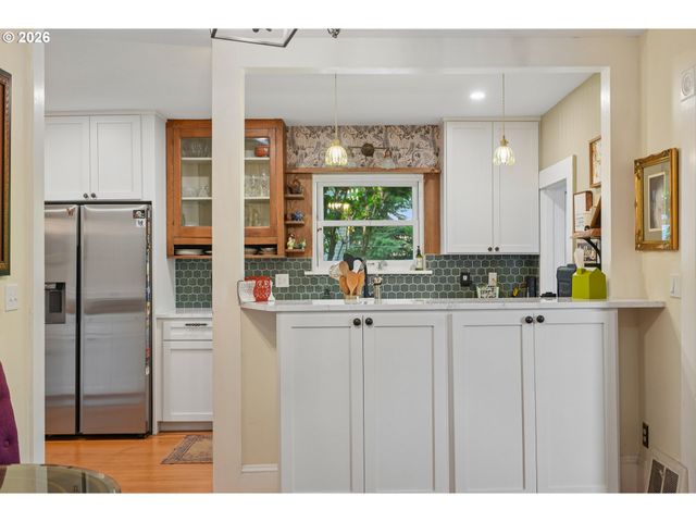 1905 Se HAROLD St, Portland, OR 97202
