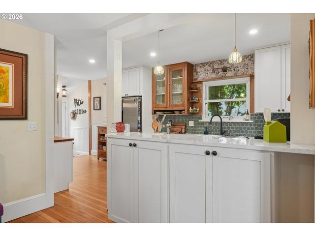 1905 Se HAROLD St, Portland, OR 97202