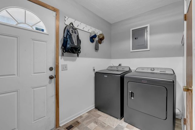 11145 Anthony Ln, Mulvane, KS 67110