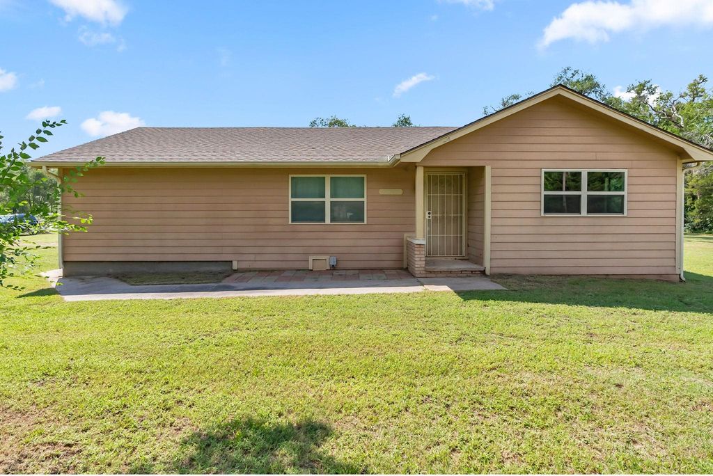 11145 Anthony Ln, Mulvane, KS 67110