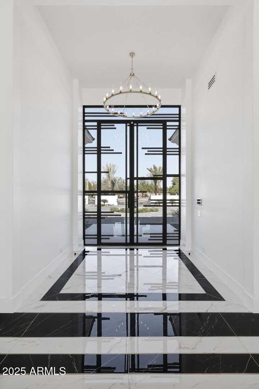 Image 10 of property listing at 6927 E DOUBLETREE RANCH Road, Paradise Valley, AZ 85253