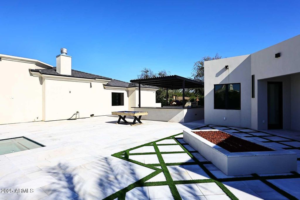 Image 106 of property listing at 6927 E DOUBLETREE RANCH Road, Paradise Valley, AZ 85253