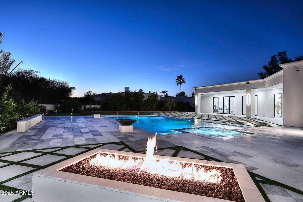 Image 109 of property listing at 6927 E DOUBLETREE RANCH Road, Paradise Valley, AZ 85253