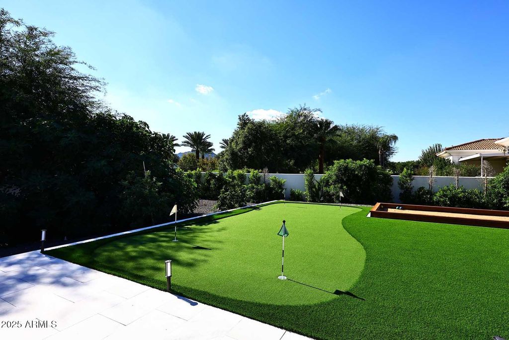 Image 111 of property listing at 6927 E DOUBLETREE RANCH Road, Paradise Valley, AZ 85253