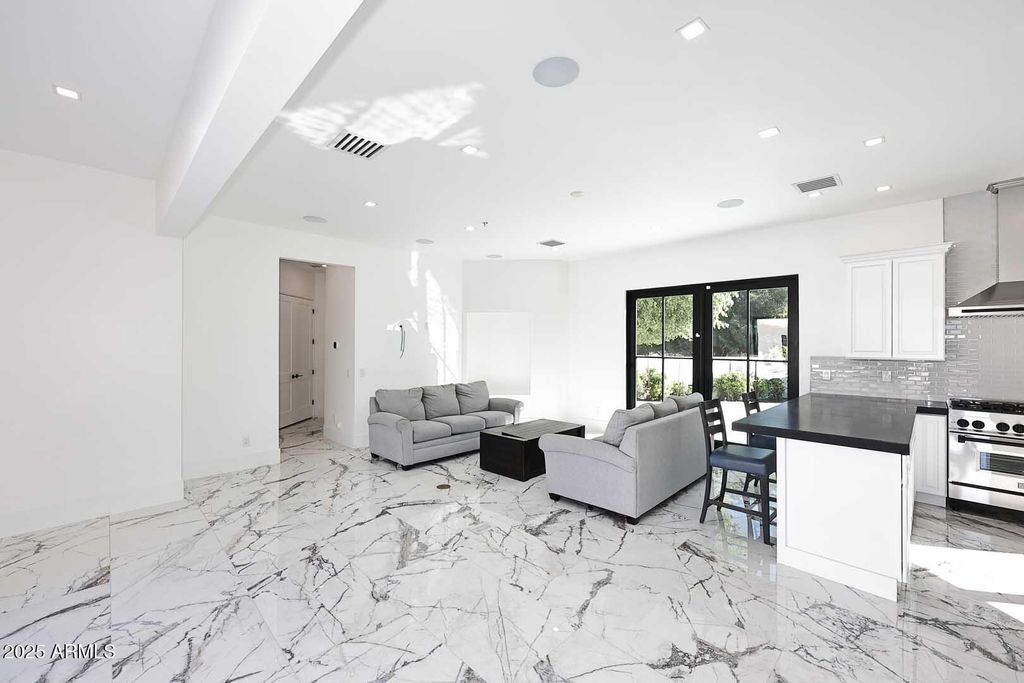 Image 114 of property listing at 6927 E DOUBLETREE RANCH Road, Paradise Valley, AZ 85253