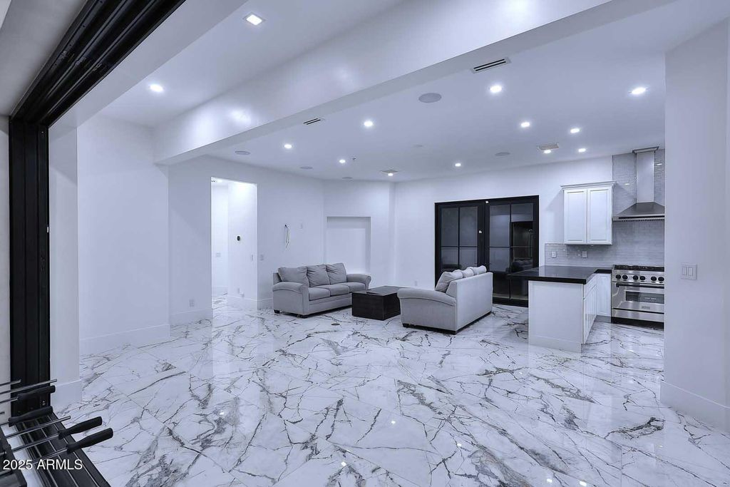 Image 115 of property listing at 6927 E DOUBLETREE RANCH Road, Paradise Valley, AZ 85253
