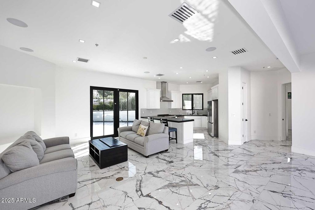 Image 116 of property listing at 6927 E DOUBLETREE RANCH Road, Paradise Valley, AZ 85253