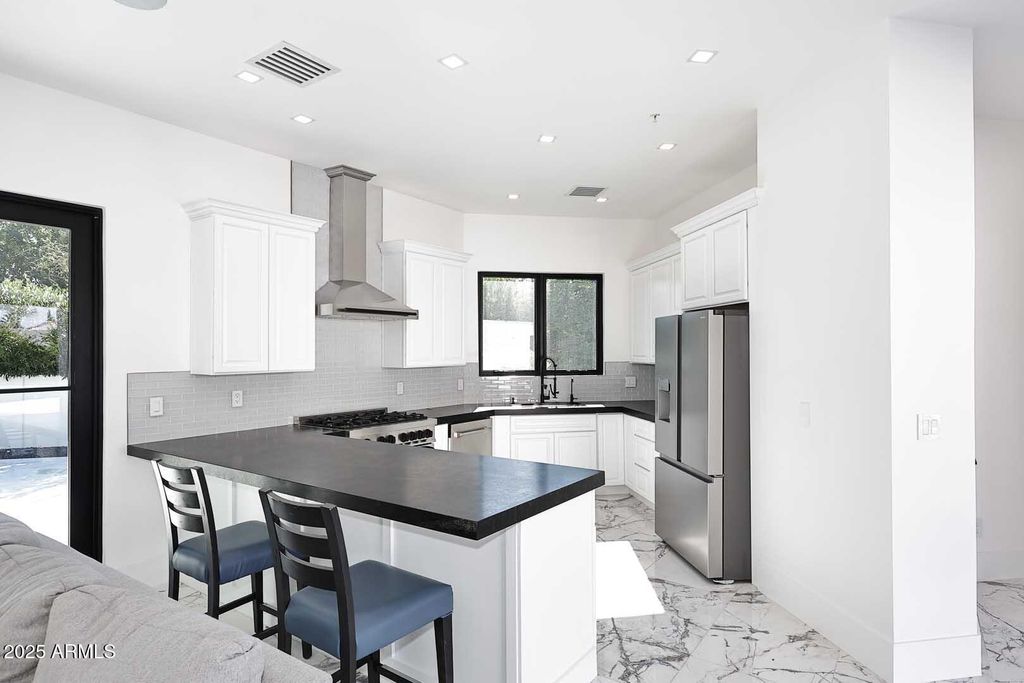 Image 118 of property listing at 6927 E DOUBLETREE RANCH Road, Paradise Valley, AZ 85253