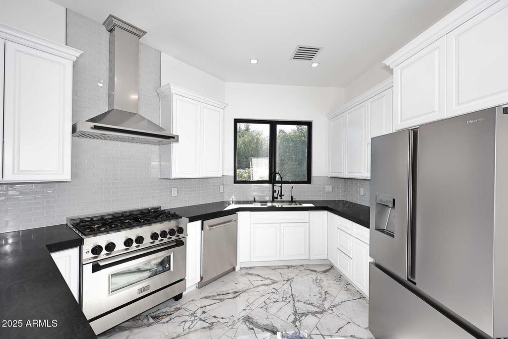 Image 119 of property listing at 6927 E DOUBLETREE RANCH Road, Paradise Valley, AZ 85253