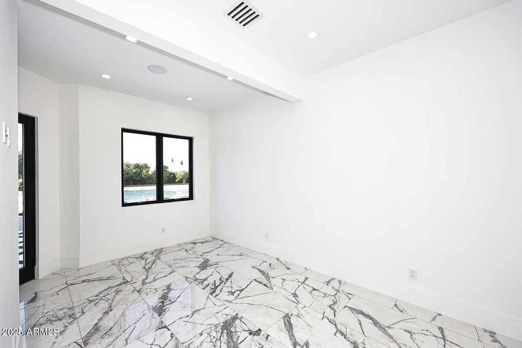 Image 122 of property listing at 6927 E DOUBLETREE RANCH Road, Paradise Valley, AZ 85253