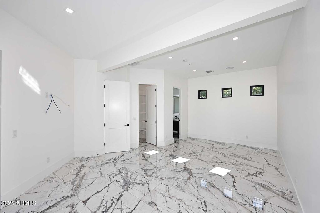 Image 127 of property listing at 6927 E DOUBLETREE RANCH Road, Paradise Valley, AZ 85253