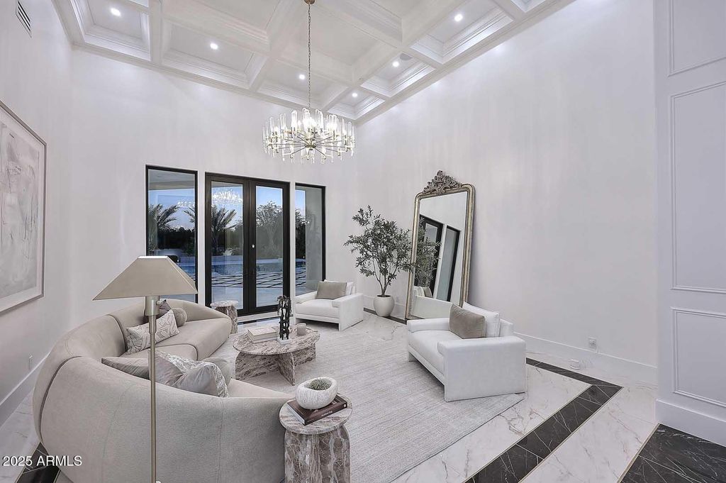 Image 15 of property listing at 6927 E DOUBLETREE RANCH Road, Paradise Valley, AZ 85253