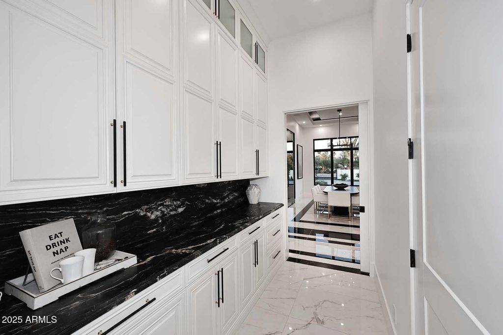Image 27 of property listing at 6927 E DOUBLETREE RANCH Road, Paradise Valley, AZ 85253